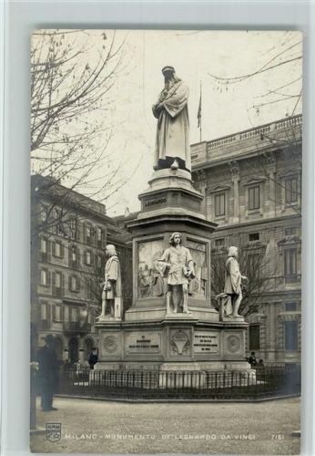 Milano Monumento di Leonardo Da Vinci