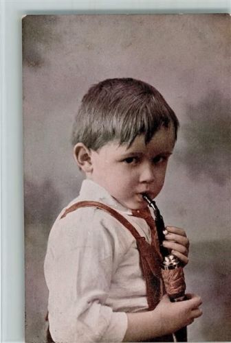 S.V.D. Serie 8047-2 Junge mit einer Pfeife 1917 AK