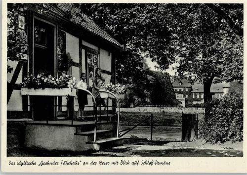 Grohnde Gaststätte Pension Grohnder Fährhaus mit Blick auf Schloß-Domäne