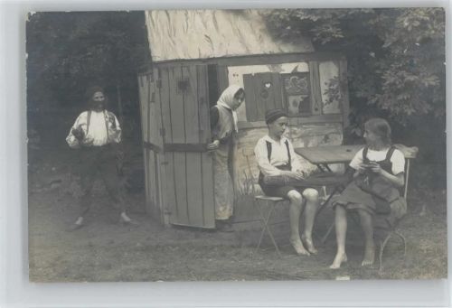 Mädchen beim Stricken Foto 1910 AK