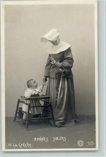 Serie 3031 - III. Serie , Nonne spielt mit einem Baby im Laufstuhl Foto 1900 AK Mönch