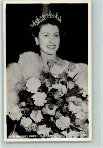 Queen Elisabeth mit großem Blumenstrauß