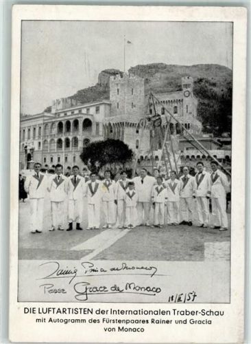 Monaco Die Luftartisten der Internationalen Traber Schau mit Autogram des Fürstenpaares Rainer und Gracia von Monaco
