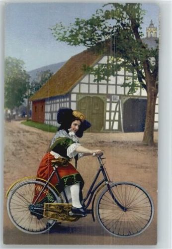 1908 Trachten aus Schaumburg-Lippe Mädchen mit Fahrrad