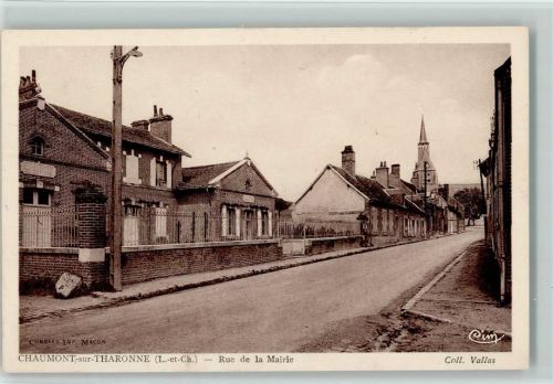 Chaumont-sur-Tharonne Rue de la Mairie