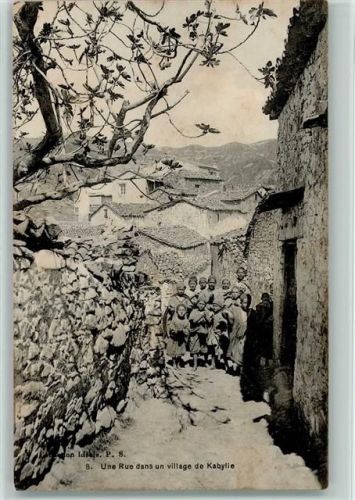 Une Rue dans un village de Kabylie