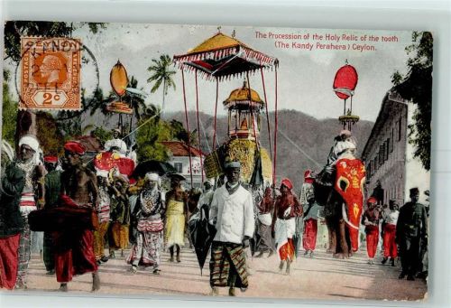 The Procession of the Holy Relic of the tooth Volkstypen Tracht Schmuck