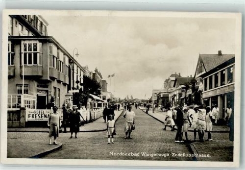 Wangerooge Zebeliusstraße Hotel Fresena Litfaßsäule Fahne