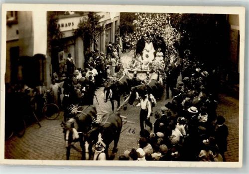 55232 W6508 Alzey Privatfoto AK Festzug Ort handschriftlich