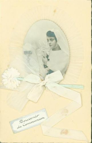 Collage aus Stoffbändern Tüll Papier Kommunion