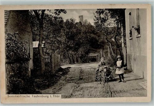 Tautenburg Dorfweg Kinder mit Bollerwagen
