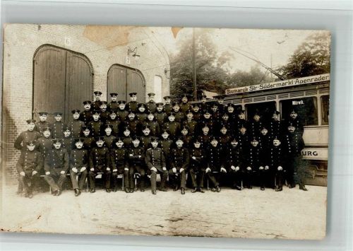 24937 W2390 Flensburg 1913 BOAKC Foto AK Gruppenaufnahme Straßenbahnbeamte Straßenbahn