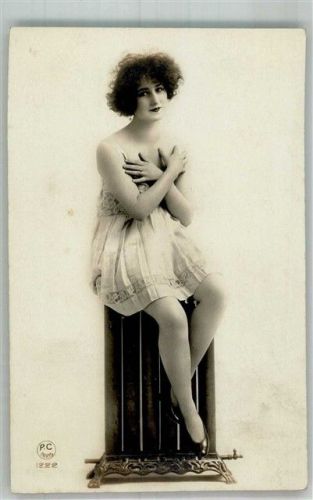 Verlag P.C. Paris 1222 Unterwäsche Erotik 1920 Foto AK