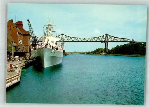 Rendsburg Kreishafen am Nord- Ostseekanal mit Hochbrücke und Schulschiff Deutschland