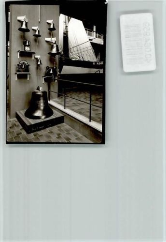 Bremerhaven Schiffahrtsmuseum Innenaufnahme Schiffsglocke