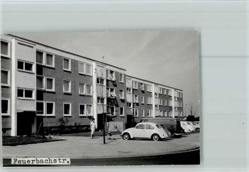 Berenbostel Feuerbachstraße VW-Käfer parkt vor Wohnhaus