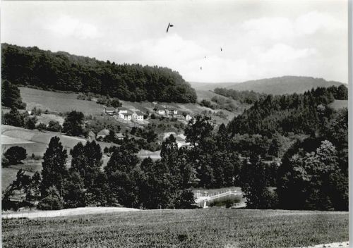 Lauenberg Gesamtansicht Feld Schwimmbad Haus Baum Berg