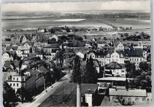 Riesa Fluss Haus Baum Feld Gesamtansicht