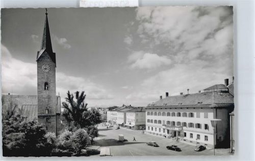 Holzkirchen Marktplatz, Kirche