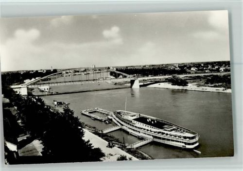 Szeged Schiffsanlegestelle Brücke