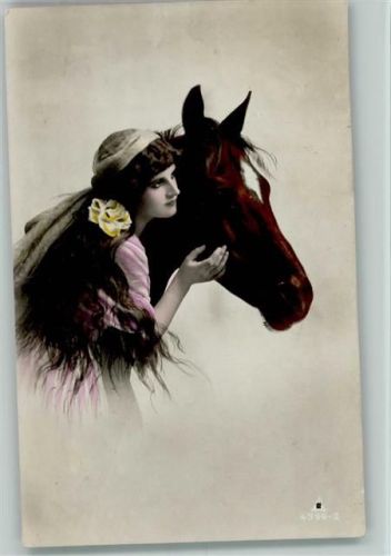 Serie 4399-2 Fotokunst - Frau mit einem Pferdekopf Foto AK