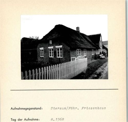 Utersum Friesenhaus Foto montiert auf Karton