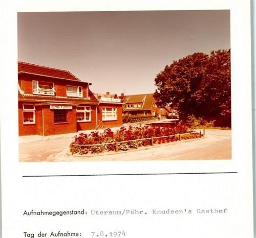 Utersum Knudsen's Gasthof Foto montiert auf Karton