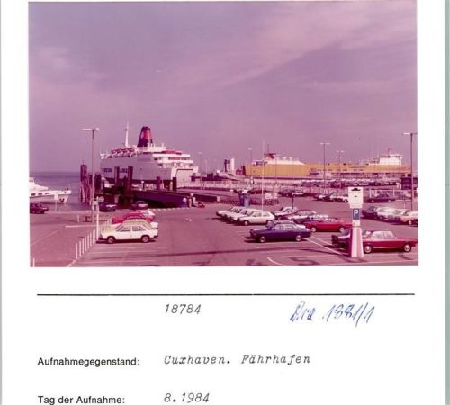 Cuxhaven Fährhafen Foto montiert auf Karton