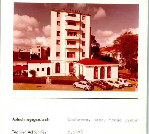 Cuxhaven Hotel Neue Liebe Autos Foto montiert auf Karton