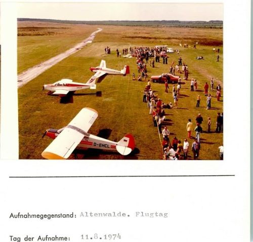 Altenwalde Segelflugplatz Flugtag Segelflugzeuge Foto montiert auf Karton
