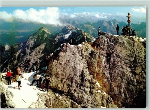 Garmisch-Partenkirchen Zugspitzgipfel mit Alpenpanorama Gipfelkreuz
