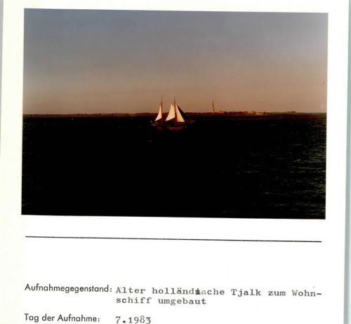 Borkum Alter hlländischer Tjalk zum Wohnschiff umgebaut Foto montiert auf Karton