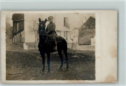 Düsseldorf Soldat auf einem Pferd