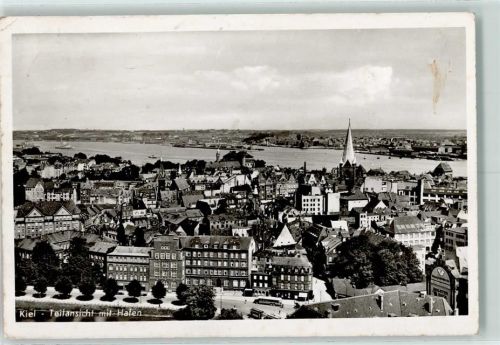 Kiel Teilansicht mit Hafen