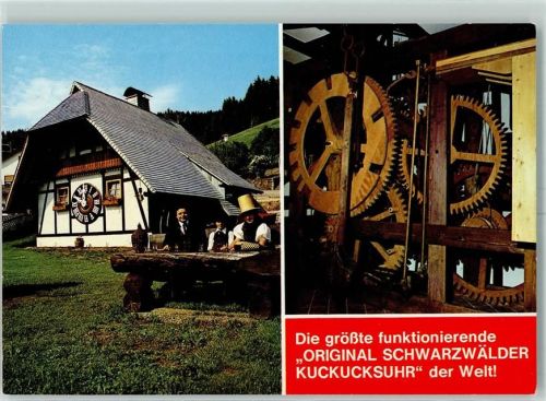 Schonach Weltgrößtes Holzräderwerk mit Kuckucksruf Trachten