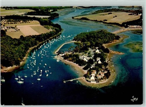 Vannes L'ile de Conleau et le port de plaisance