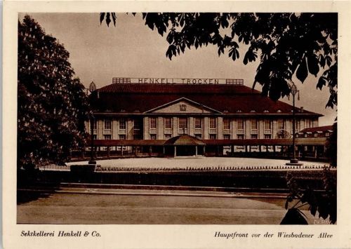 Biebrich Sektkellerei Henkell & Co Hauptfront vor der Wiesbadener Allee