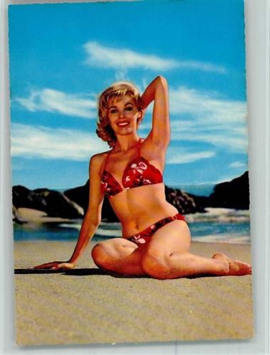 Frau im Bikini AK