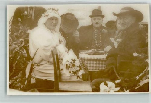 Festwagen Hochzeit Mann als Braut Bayern