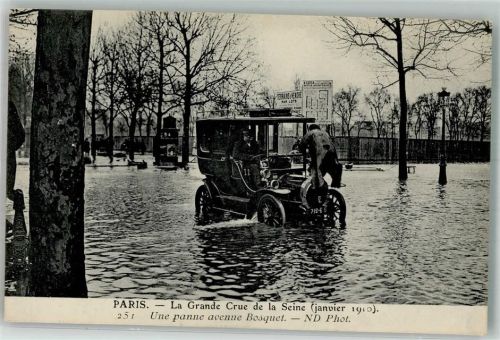 Paris Gr. Seine Hochwasser Januar 1910 Autopanne a.d. Bosquet Avenue