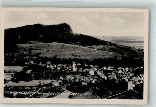 Weiterdingen 1943 Fliegeraufnahme des Ortes mit der Kirche St. Mauritius und Hohenstoffeln