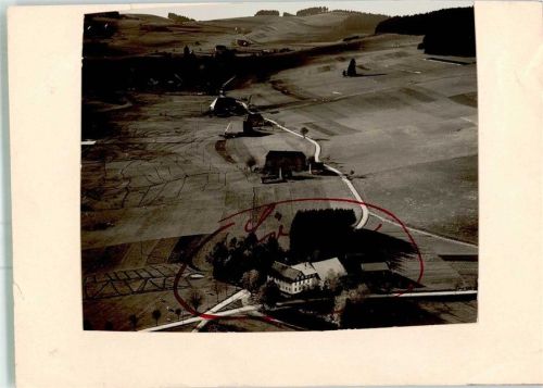 Breitnau Fliegeraufnahme vom Gasthaus Löwen Original aufmontierte Verlagsmusterkarte