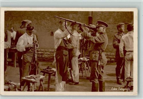 1942 Gewehre reinigen AK