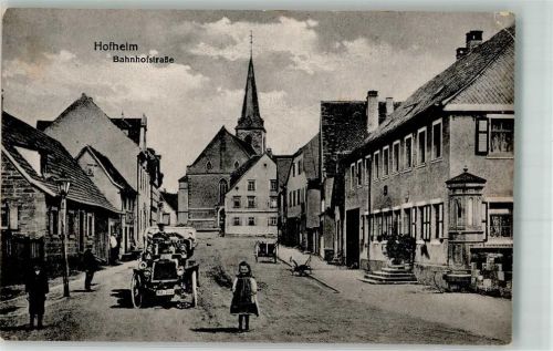 Hofheim Bahnhofstraße Brunnen Kirchturmspitze