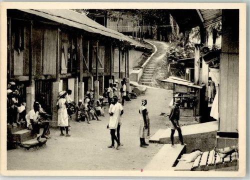 Lambarene Blick in eine Gasse zwischen den Krankenhütten ehemalig französ. kolonie Kolonien 1956