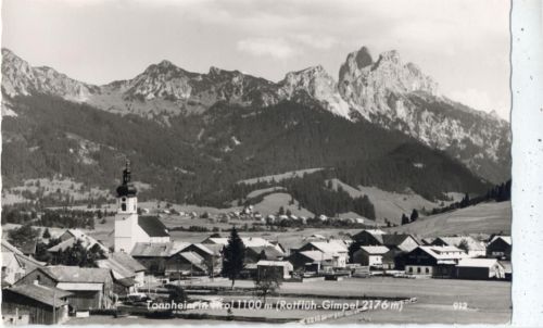 um 1950/60 Tannheim/Tirol, Österreichl: Blick auf Tannheim mit Landschaftspanorama und Rotflüh-Gimpel, Foto-Ak Nr. 912,A. Gehring