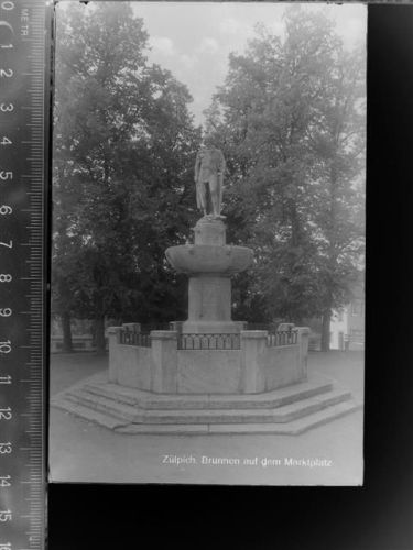 Zülpich Brunnen auf dem Marktplatz