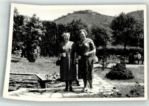 Montecatini Terme 1964 Ort lt. Fotograf Frauen