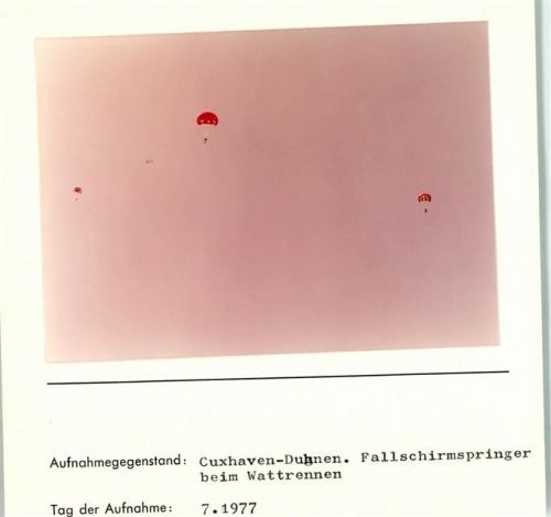 Duhnen Fallschirmspringer Foto montiert auf Karton