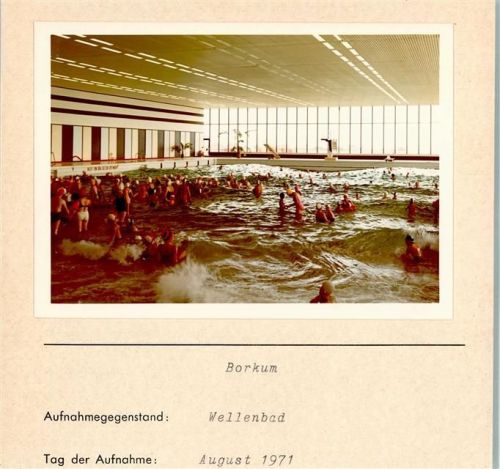 Borkum Wellenbad Innenaufnahme Badekappenpflicht Foto montiert auf Karton